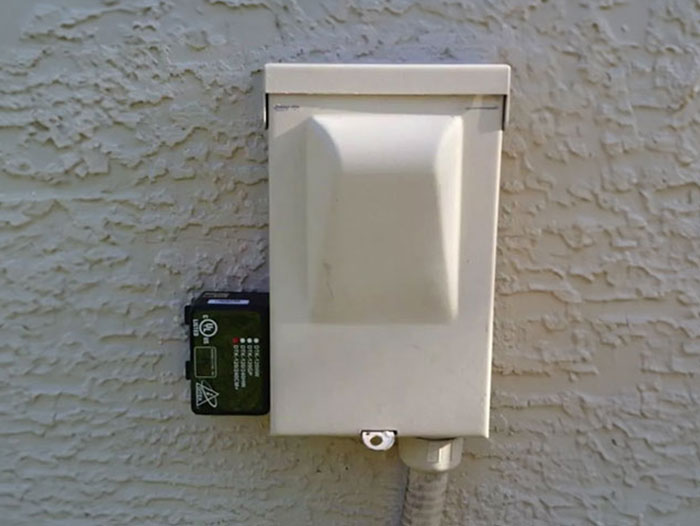 Surge-protectors-are-essential-for-any-HVAC-system